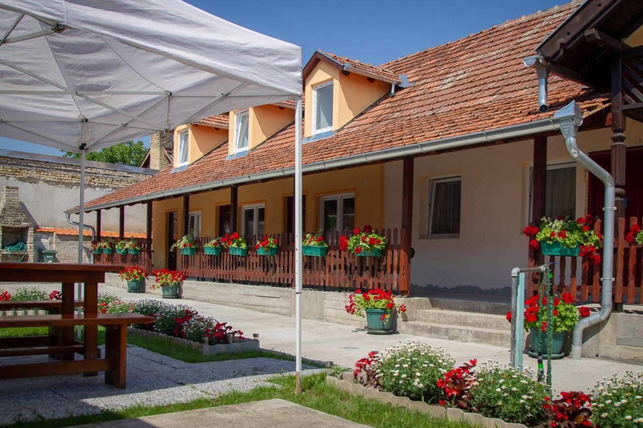 Casa Simon 3 Hotel Суботица Екстериор снимка